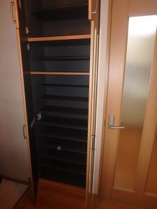横浜山手センチュリーマンション 204_玄関収納02